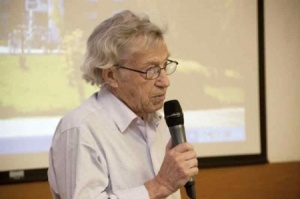 � 90-����� ����������� �������� � �����